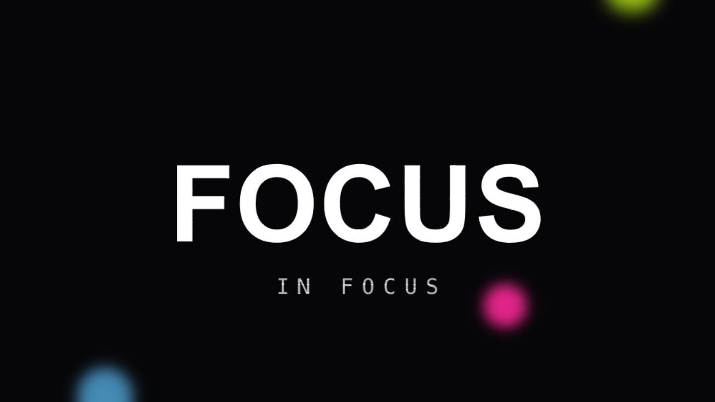 Aperture rack-focus title
